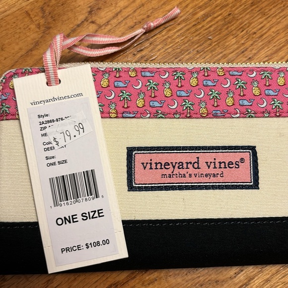 Vineyard Vines Heritage Zip Around Wallet - Picture 5 of 6